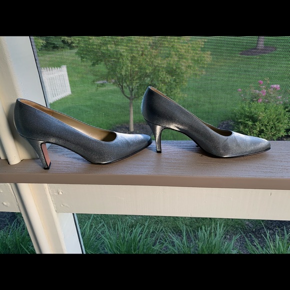 Salvatore Ferragamo Pewter Gray metallic pumps - Picture 5 of 7
